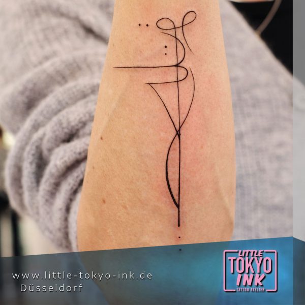 ALIENOSAURUS Tattoo-Artist,Fineline