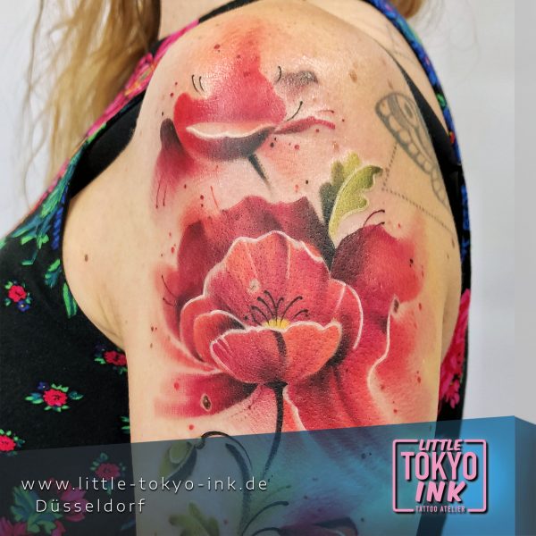 BARBARA Tattoo-Artist, red Flowers