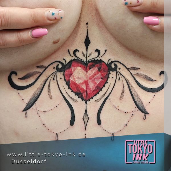 BARBARA Tattoo-Artist, Diamant-Herz